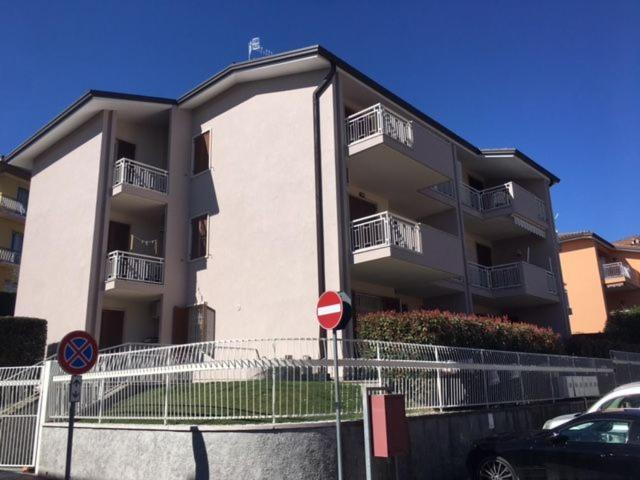 Monolocale A Peschiera Del Garda Vista Lago Appartement Buitenkant foto