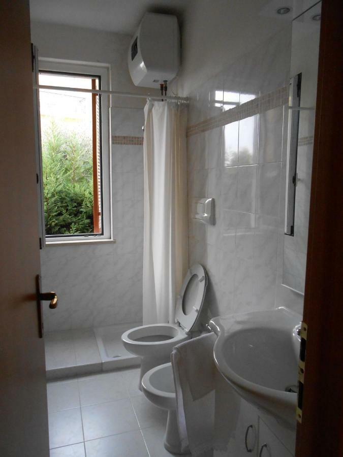 Monolocale A Peschiera Del Garda Vista Lago Appartement Buitenkant foto