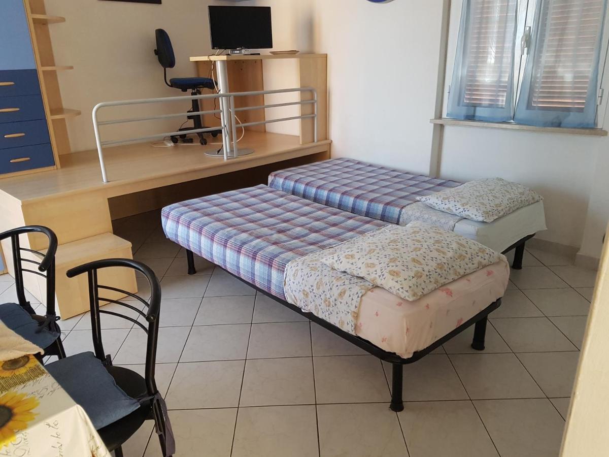 Monolocale A Peschiera Del Garda Vista Lago Appartement Buitenkant foto