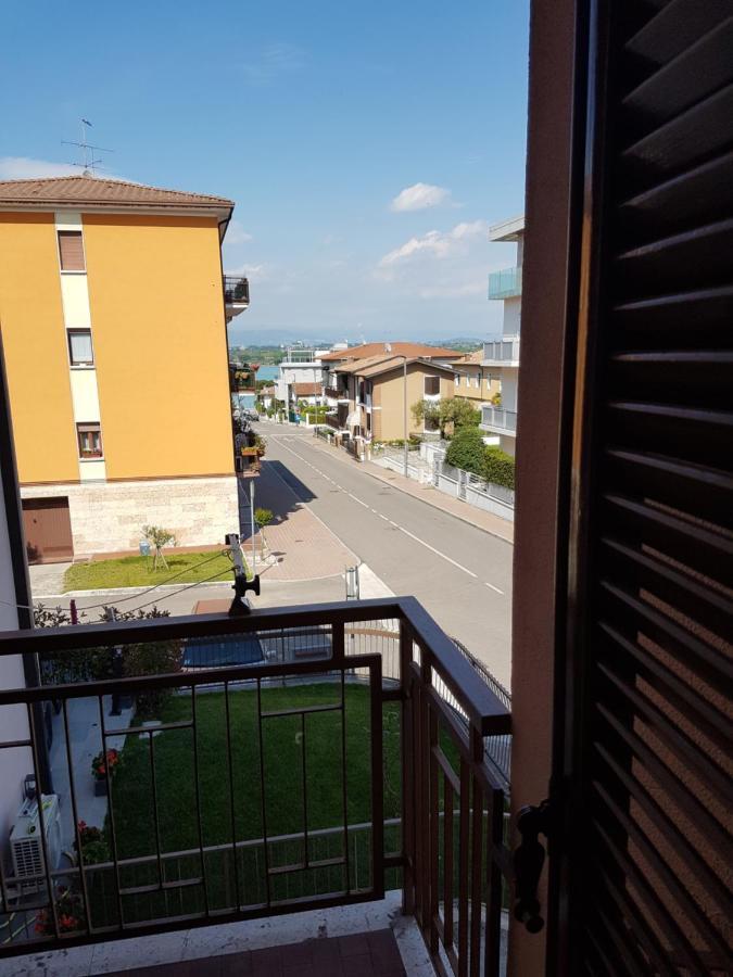 Monolocale A Peschiera Del Garda Vista Lago Appartement Buitenkant foto